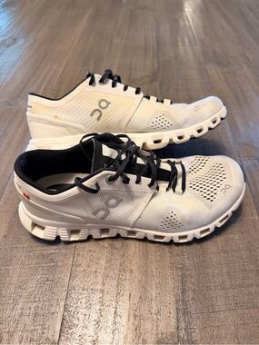 On Cloud X Women’s Road Running Shoes Size 8 White And Black Lace Up Athletic